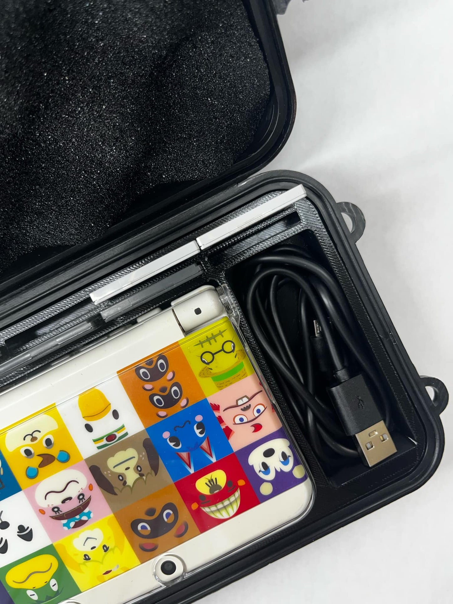 Nintendo New 3DS Non-XL Carrying Case – Durable & Stylish Protection for 3DS Console, Games & Accessories