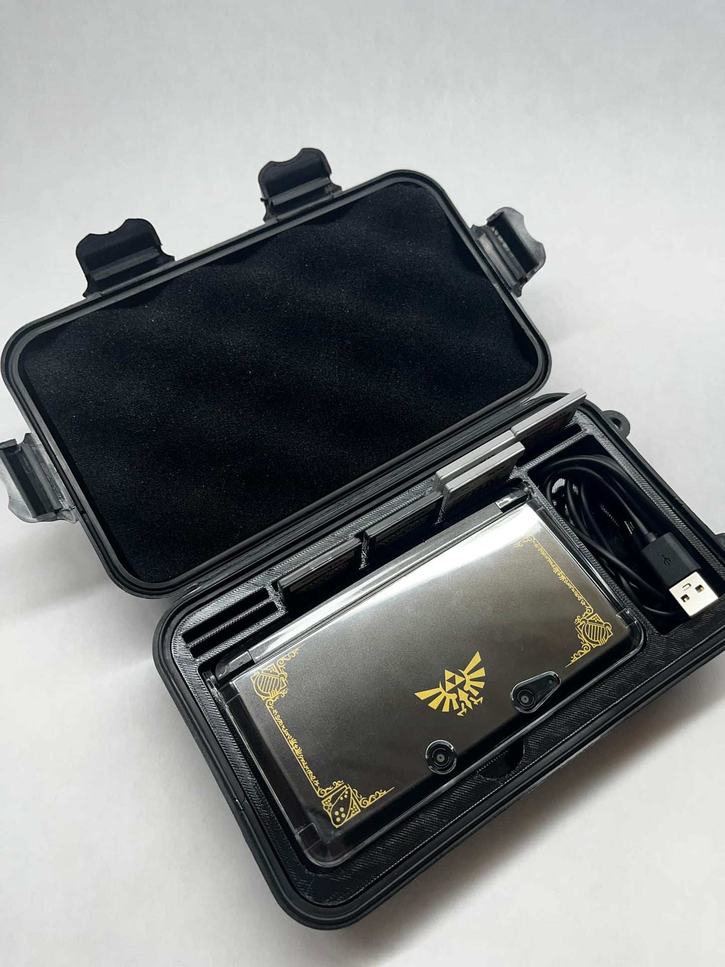 Nintendo Old 3DS Non-XL Carrying Case – Durable & Stylish Protection for 3DS Console, Games & Accessories