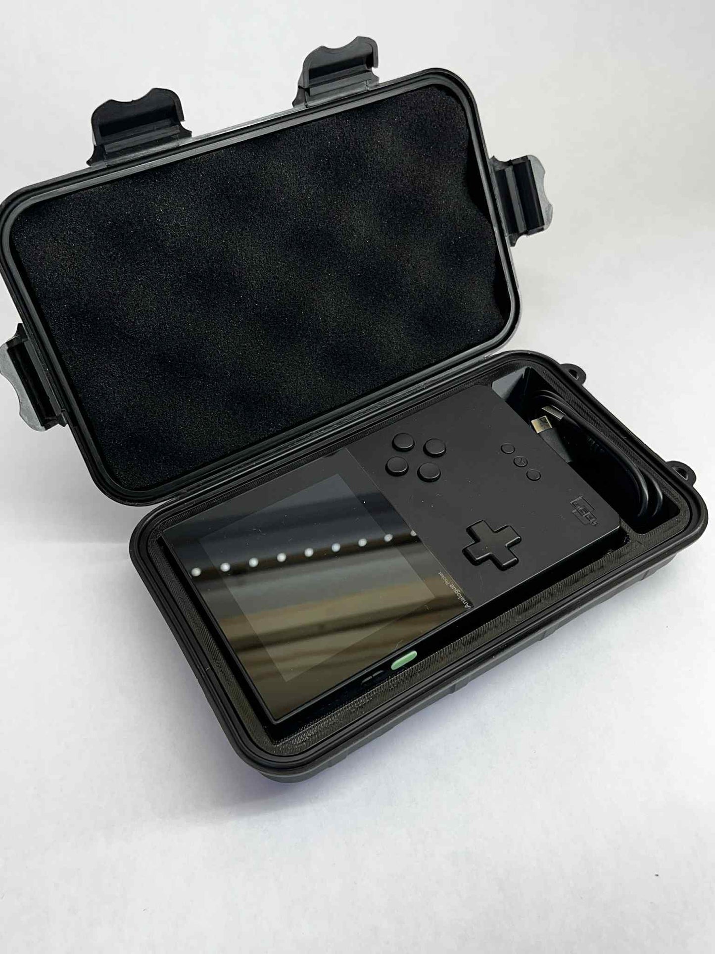 Protective Analogue Pocket Carrying Case – Holds 4 Games (2 GBA + 1 GB/GBC + 1 in Console) – USB-C Storage – Shock-Absorbing & Travel Ready
