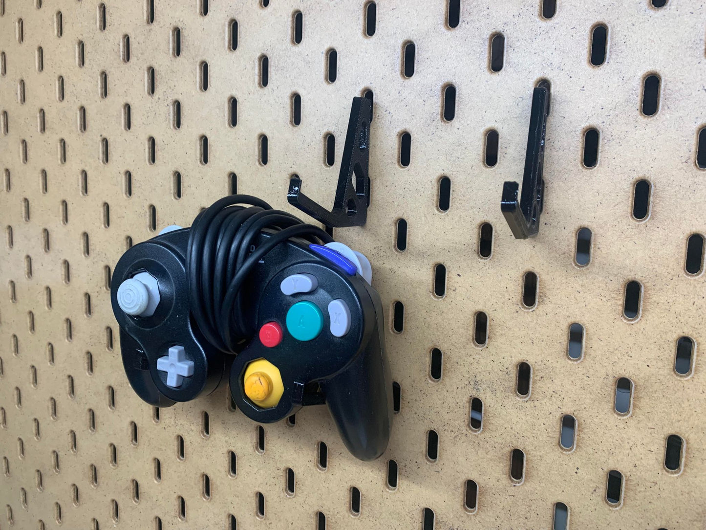 SKADIS GAMECUBE PlayStation Xbox | SenacLLC | Controller Stand Pegboard Accessory Mount Holder Display