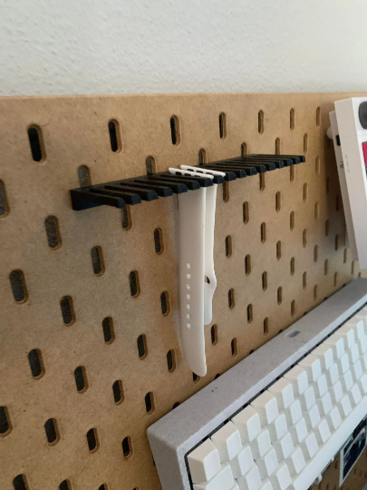 1 Piece | SKADIS Apple Strap Holder | Senac LLC | Wrist Watch Pegboard 16 strap capacity Active