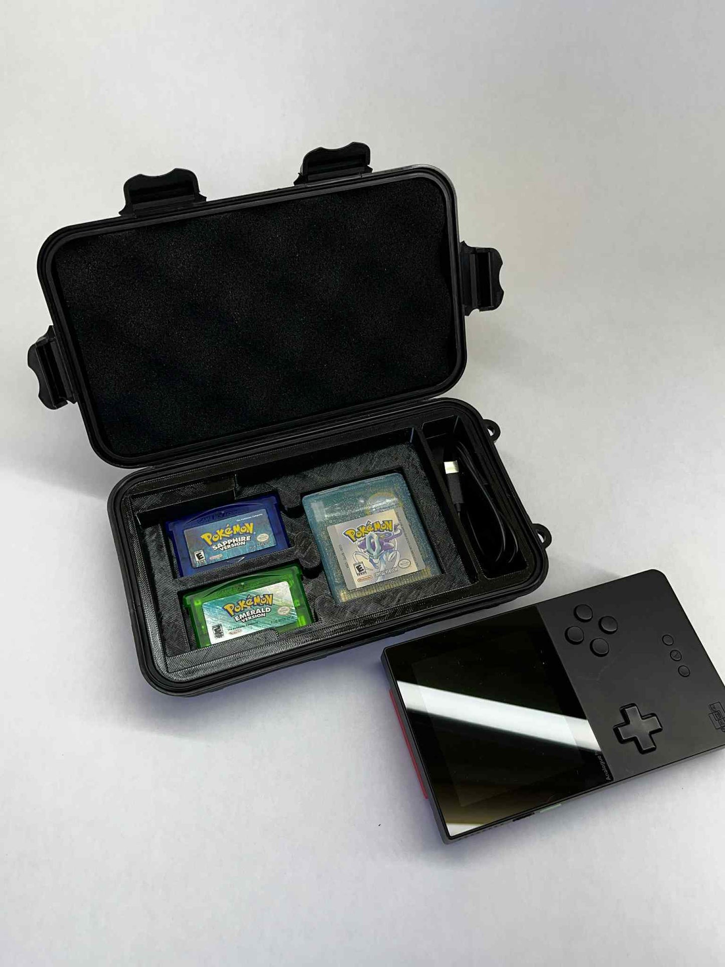Protective Analogue Pocket Carrying Case – Holds 4 Games (2 GBA + 1 GB/GBC + 1 in Console) – USB-C Storage – Shock-Absorbing & Travel Ready